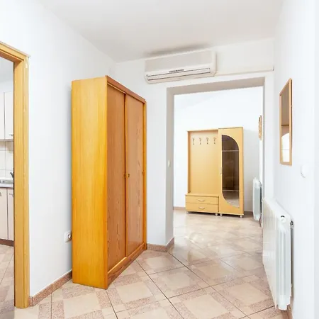 Valbandon 7352a Apartmán